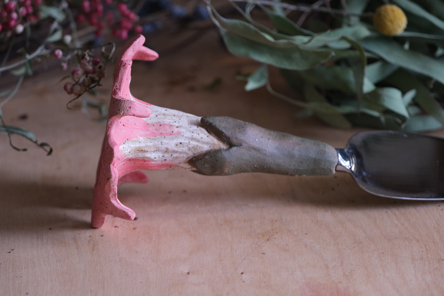 Trumpet flower pie server