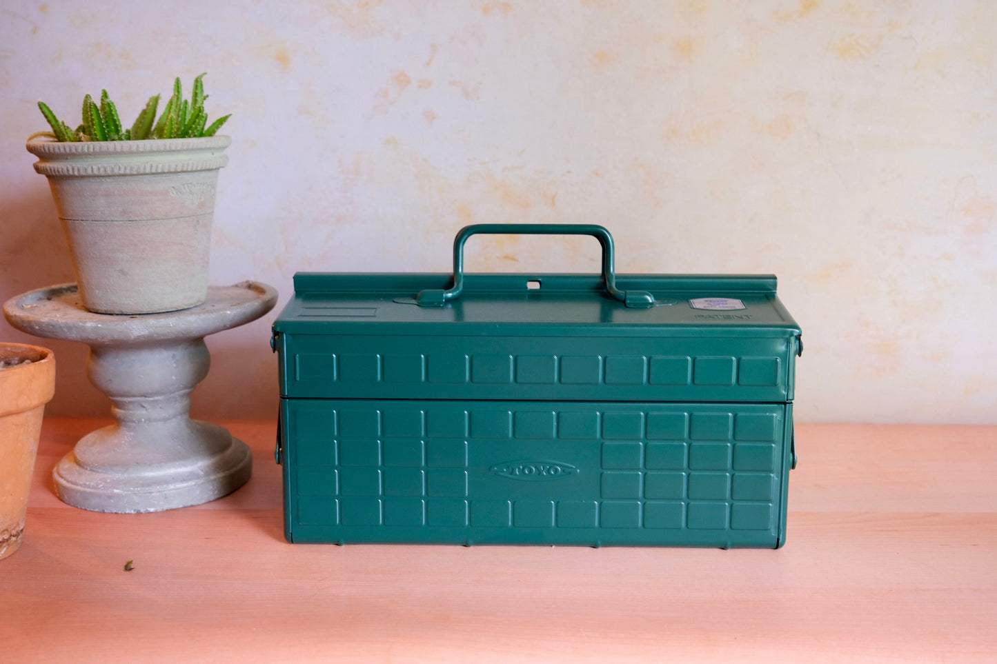TOYO tool ox with upper shelves: Antique green