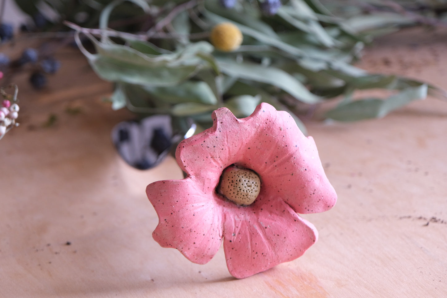 Trumpet flower pie server