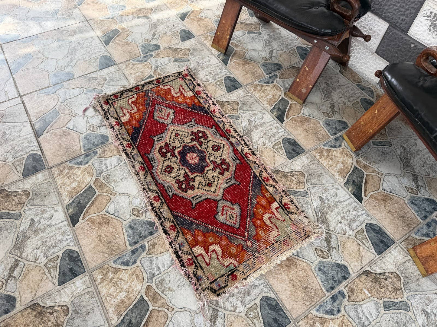 Vintage Turkish Rug - Distressed Wool - 2x3 Feet