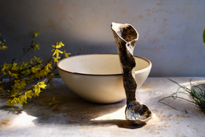 Sculpture vase ladle