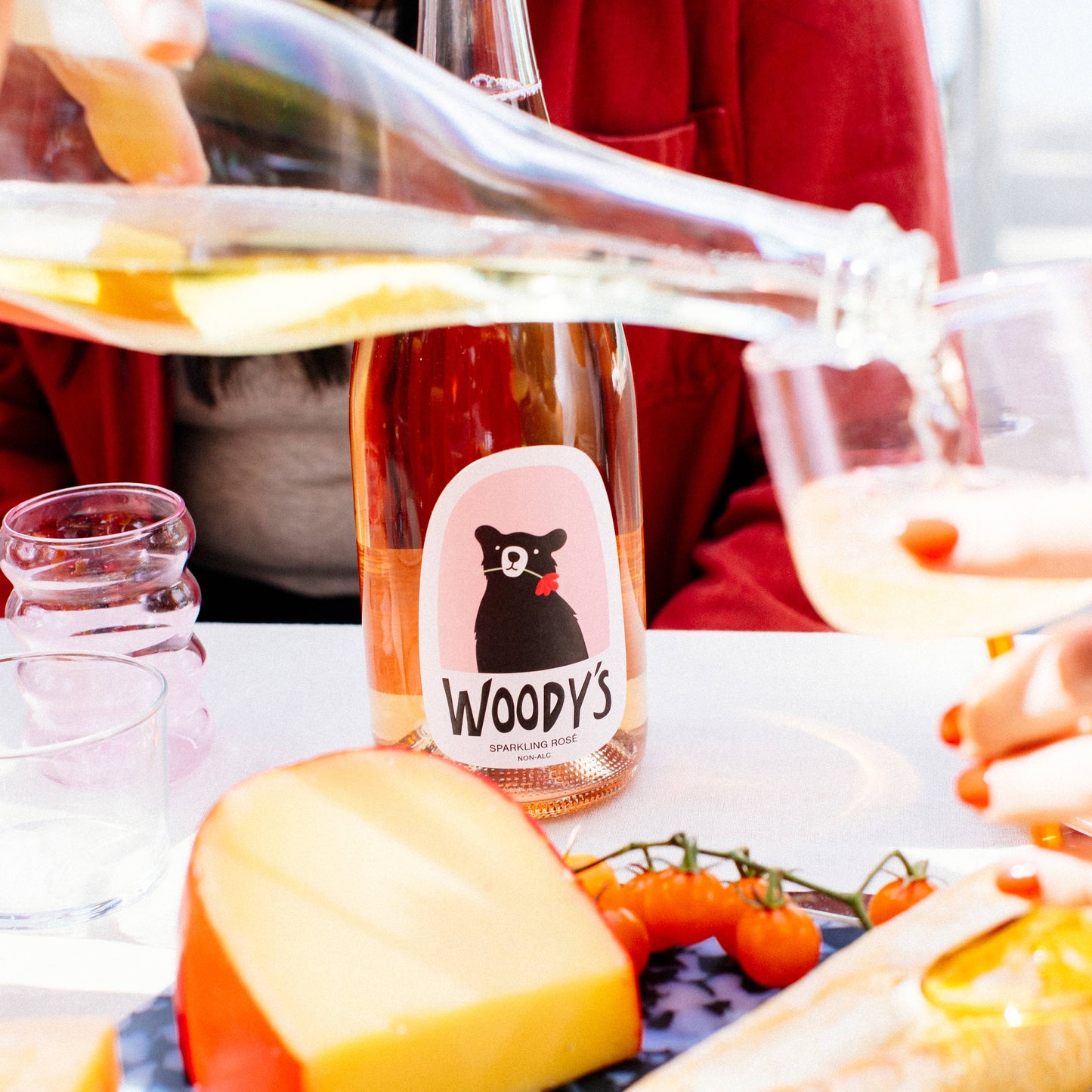 Woody's Non-Alcoholic Sparkling Rosé (750ml)
