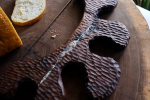 Squiggle bread knife