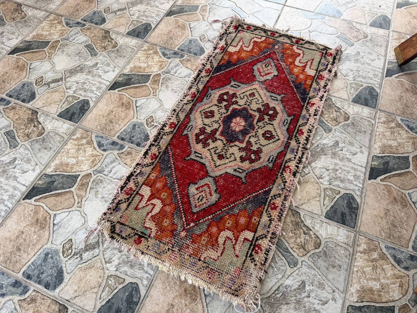 Vintage Turkish Rug - Distressed Wool - 2x3 Feet