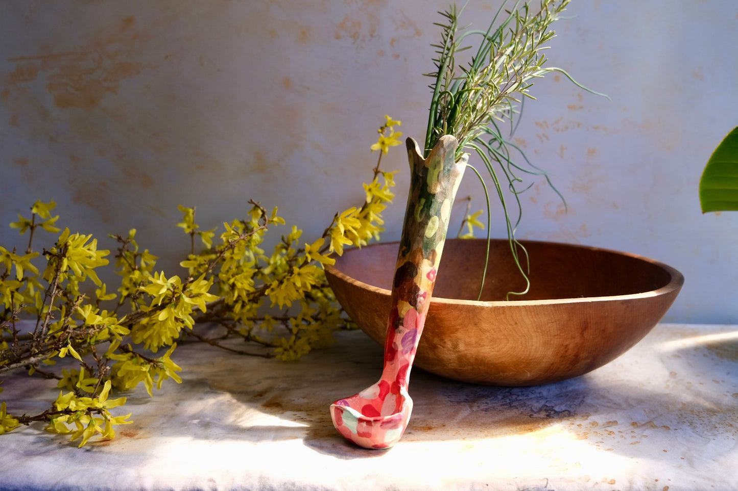 Arched vase ladle