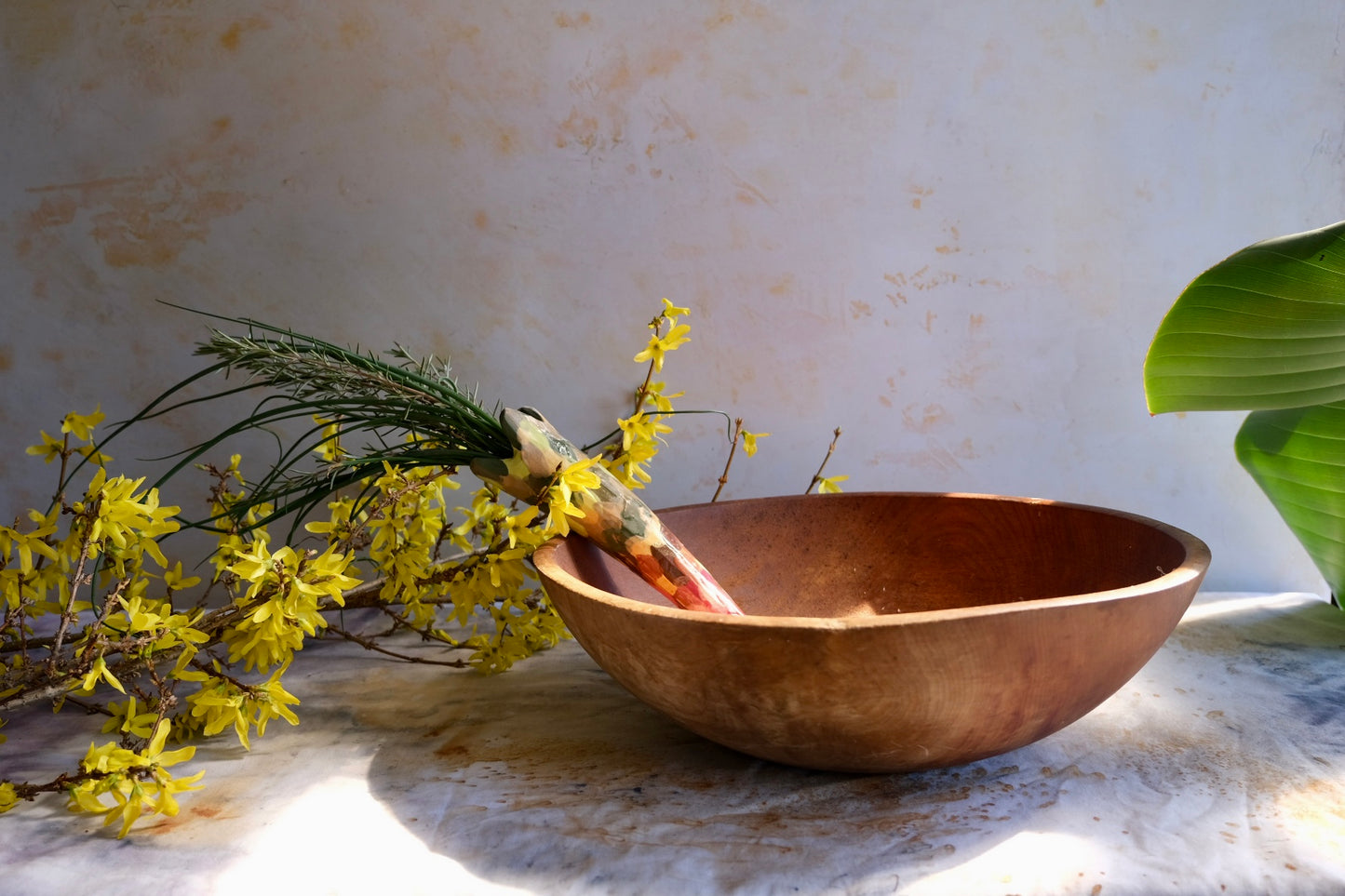 Arched vase ladle