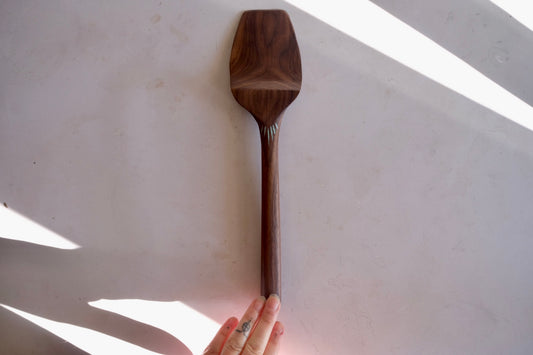 Walnut spatula with sun rays