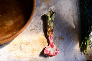 Gentle fold vase ladle