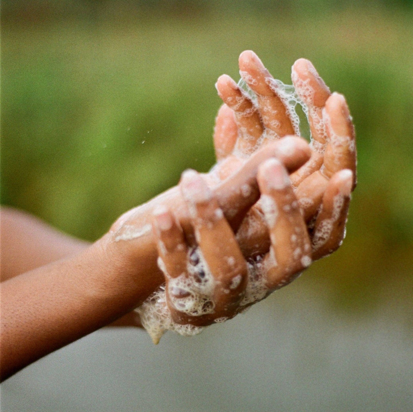 Clarifying Powder to Foam Face & Hair Cleanser